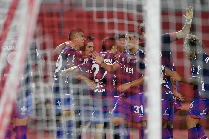 Julián Millán, de Nacional, tras convertir el gol a Progreso, el 21 de febrero, en Durazno. · Foto: Fernando Morán, Agencia Gamba