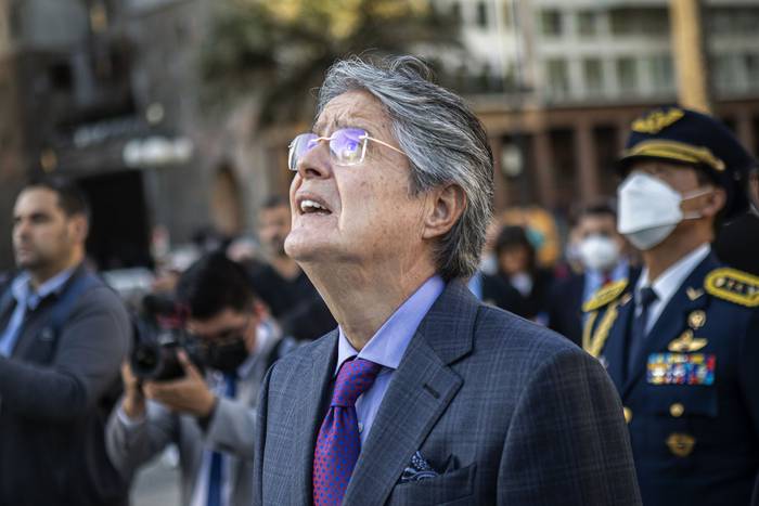 Guillermo Lasso, ayer, en la Plaza Independencia. · Foto: Ernesto Ryan