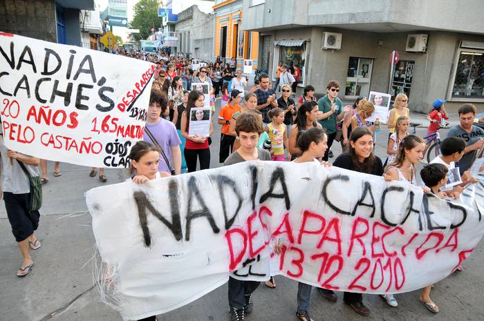 Marcha por Nadia Cachés en la ciudad de Canelones (archivo, diciembre de 2010). · Foto: Javier Calvelo
