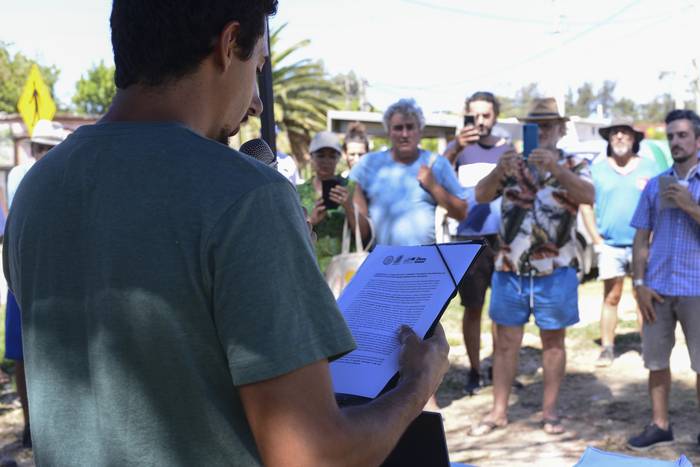 Lectura de proclama en rechazo del proyecto Marina Beach (13.03.2023). · Foto: Natalia Ayala