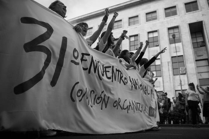 Movilización en el marco del 31º Encuentro Nacional de Mujeres, en Rosario, Argentina. / Foto: Franco Trovato Fuoco.