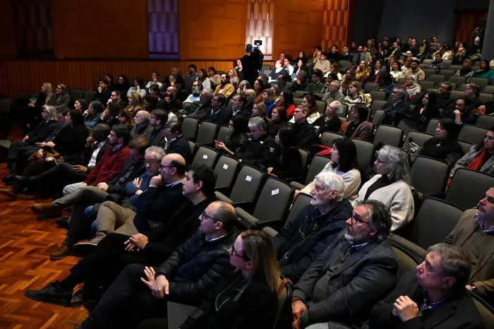 Público durante la ceremonia de entrega de la sexta edición del Premio Nacional de Ordenamiento Territorial y Urbanismo, el 14 de julio, en la Sala Vaz Ferreira de la Biblioteca Nacional. · Foto: MVOT