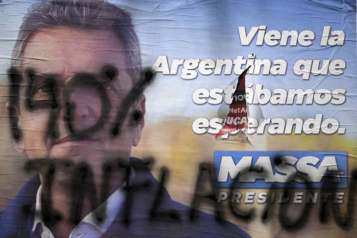 Propaganda electoral, el 20 de noviembre, en Buenos Aires. · Foto: Juan Mabromata, AFP