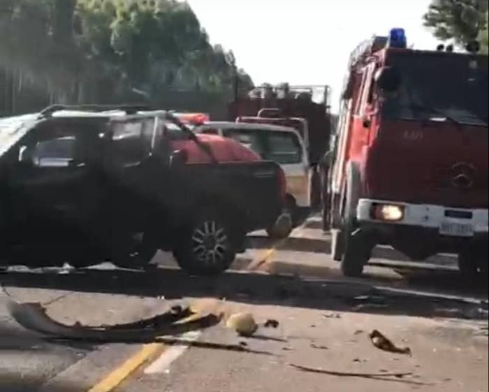 Foto principal del artículo 'Rivera: dos muertos y 9 heridos en choque que involucra a camioneta del INR' · Foto: Policía Caminera