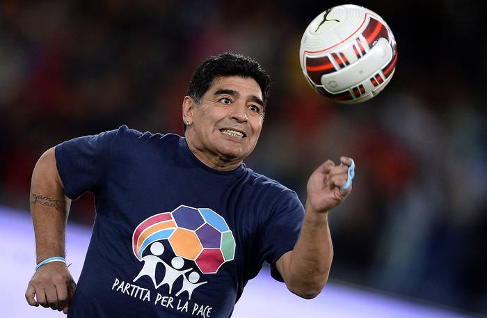 Diego Armando Maradona durante el partido Partido por la Paz, el 1 de septiembre de 2014, en el Estadio Olímpico de Roma.
 · Foto: Filippo Monteforte, AFP