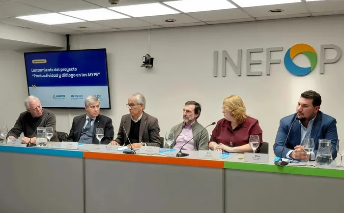 Lanzamiento del proyecto Productividad y Diálogo en las Micro y Pequeñas Empresas (PROMYPE), el 27 de julio, en Inefop, en Montevideo. · Foto: MTSS