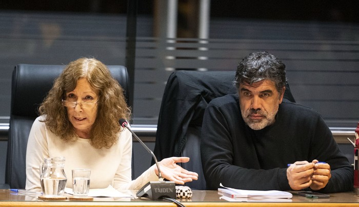 Constanza Moreira y Oscar Andrade en el ciclo Hacia una Estrategia Nacional de Desarollo, el 14 de julio, en el anexo del Palacio Legislativo. · Foto: Alessandro Maradei