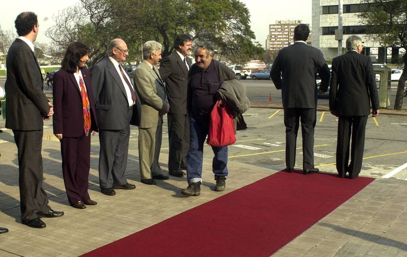 2-4 mujica DSC_0027
