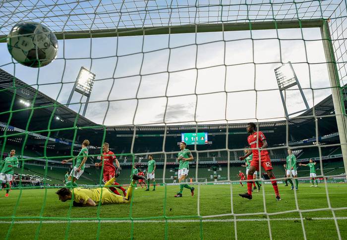 Partido de la primera división alemana entre Werder Bremen v Leverkusen, ayer, en Bremen, Alemania.
 · Foto: Stuart Franklin, AFP