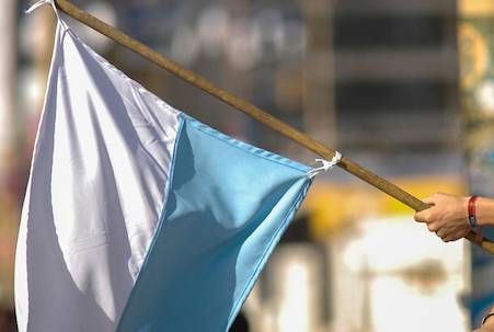20230607 jóvenes blancos