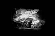  Imagen capturada de un video que muestra el rescate del minero chileno Ariel Ticona dentro de la cápsula Fénix.