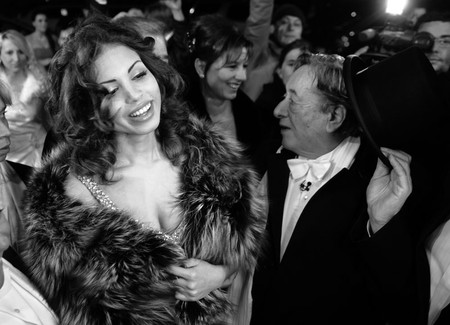 La joven marroquí Karima El-Marough, conocida como “Ruby Robacorazones”, acompañada por el empresario austríaco Richard Lugner, llega al Baile de la Ópera en Viena, Austria. · Foto: Efe, Roland Schlager La joven marroquí Karima El-Marough, conocida como “Ruby Robacorazones”, acompañada por el empresario austríaco Richard Lugner, llega al Baile de la Ópera en Viena, Austria. · Foto: Efe, Roland Schlager
