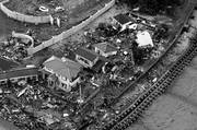 Vista aérea que muestra las casas destruidas en Iwaki (Japón) tras el tsunami provocado por el terremoto de 8,8 grados de magnitud que azotó al país hoy.