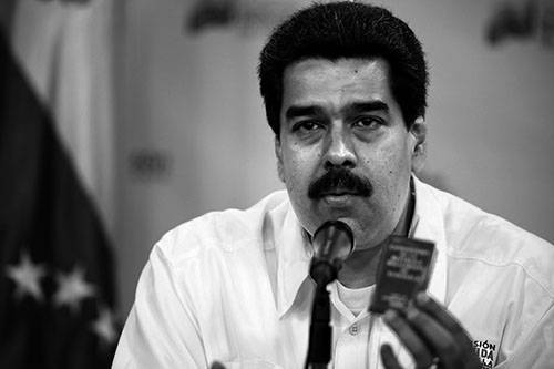Nicolás Maduro, vicepresidente venezolano, durante la conferencia en la que el gobierno de Venezuela anunció la muerte de Hugo Chávez, hoy en el Palacio de Miraflores, en Caracas. / Foto: Marcelo García, Efe, Palacio de Miraflores