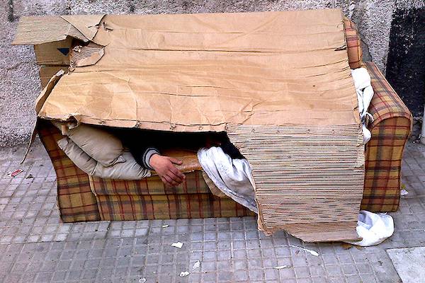 Foto principal del artículo 'Hombre que murió en la calle concurrió a un refugio del Mides pero no había cupo' · Foto: Javier Calvelo, adhocFOTOS
