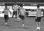 Egidio Arévalo Ríos, Diego Lugano, Sebastián Coates y Álvaro Pereira, durante el entrenamiento en el estadio de Vasco da Gama. 