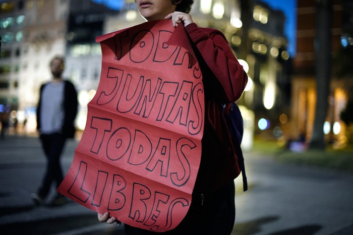 Manifestación de Feministas en Alerta y en las Calles, en Montevideo (archivo, abril de 2015). · Foto: Daniel Rodríguez, adhocFOTOS