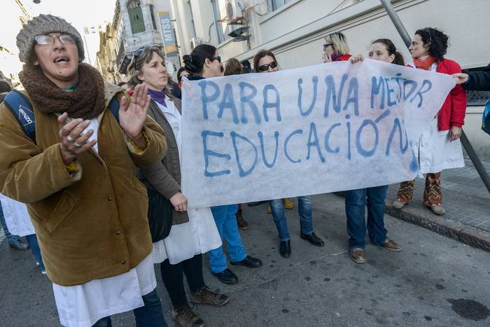 Movilización de sindicatos de la educación (archivo, agosto de 2015). · Foto:  Santiago Mazzarovich