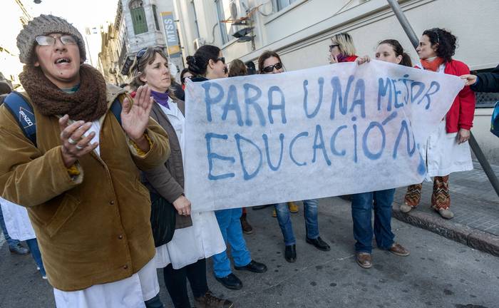 Movilización de la Asociación de Trabajadores de Educación Secundaria (archivo, agosto de 2015) · Foto: Santiago Mazzarovich / adhocFOTOS