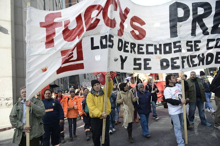 Movilización de Fuecys (archivo, febrero de 2016) · Foto: Santiago Mazzarovich