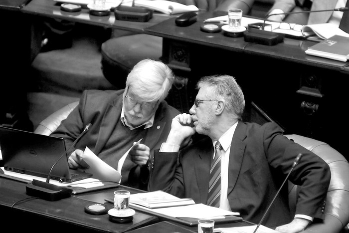 Eduardo Bonomi y Jorge Vázquez durante la interpelación. Foto: Federico Gutiérrez.