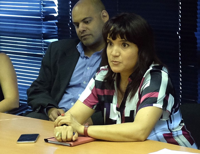 Foto principal del artículo 'La presidenta de APU instó a ANDEBU a preocuparse por los salarios de trabajadores del interior'