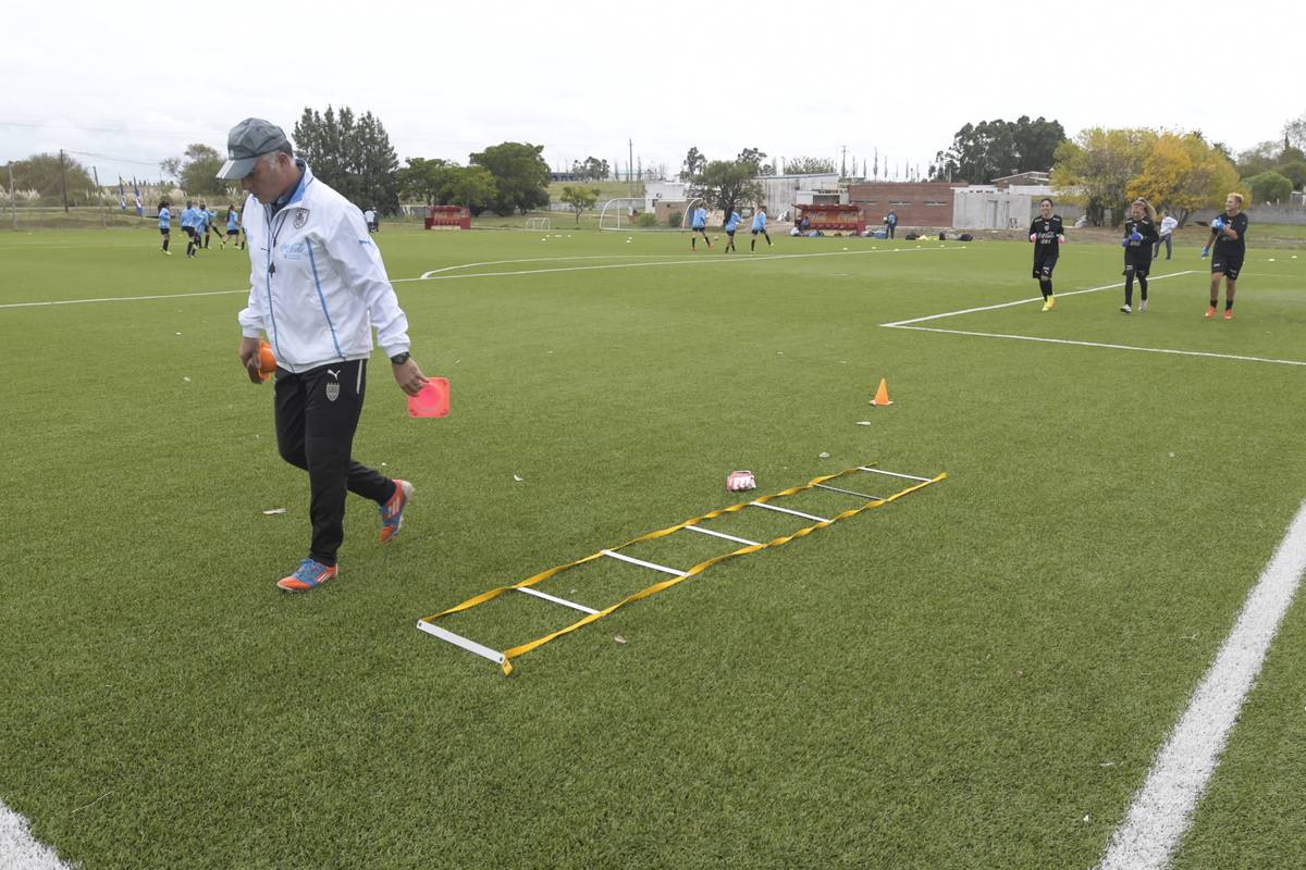 Carlos Pinasco - Entrenador de fútbol - COUNTRY ATLANTIDA