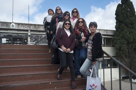 Elba Hernández, Roxana Rugnitz, Sandra Amorena, Carolina Raimondo, Paola Piacenza, Antonella Lira y Rossana Molinari, colectivo Divergente.
· Foto: Pablo Vignali Elba Hernández, Roxana Rugnitz, Sandra Amorena, Carolina Raimondo, Paola Piacenza, Antonella Lira y Rossana Molinari, colectivo Divergente.
· Foto: Pablo Vignali