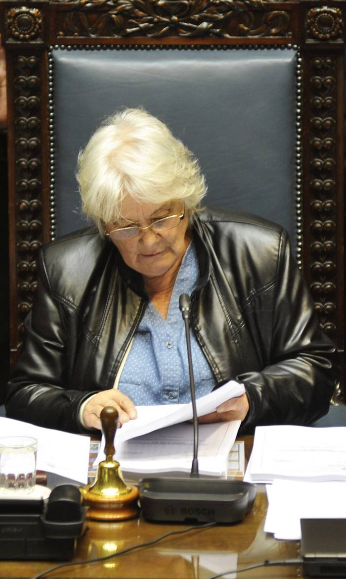Lucía Topolansky, durante la sesión en la que asumió la presidencia de la Asamblea General. Foto: Federico Gutiérrez (archivo, setiembre de 2017)