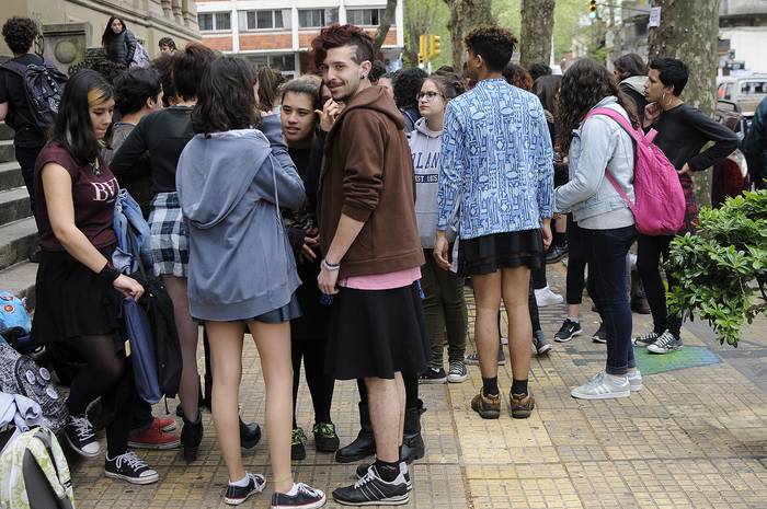 Estudiantes manifiestan contra códigos de vestimenta (archivo, setiembre de 2017) · Foto: Juan Manuel Ramos