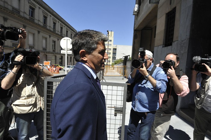 Raúl Sendic llega al juzgado de la calle Bartolomé Mitre. Foto: Federico Gutiérrez