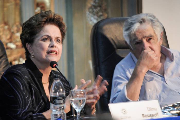 Dilma Rousseff y José Mujica, durante una actividad en la Intendencia de Montevideo (archivo, diciembre de 2017). · Foto: Javier Calvelo, adhocFOTOS