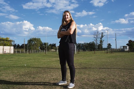 Deyna Morales en la cancha del club San Jacinto de baby fútbol. Foto: Sandro Pereyra · Foto: Sandro Pereyra Deyna Morales en la cancha del club San Jacinto de baby fútbol. Foto: Sandro Pereyra · Foto: Sandro Pereyra