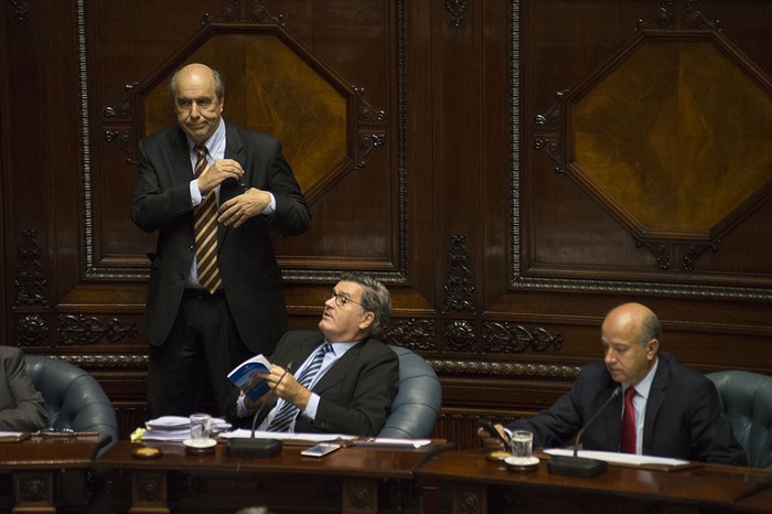 José Amorín, Pedro Bordaberry y Germán Coutinho, hoy, durante la sesión del Senado.  · Foto: Andrés Cuenca