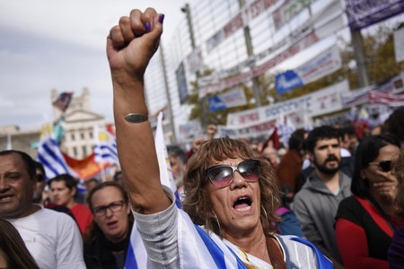 Acto por el Día de los Trabajadores en la plaza 1º de Mayo (archivo, mayo de 2018). · Foto: Nicolás Celaya / adhocFOTOS Acto por el Día de los Trabajadores en la plaza 1º de Mayo (archivo, mayo de 2018). · Foto: Nicolás Celaya / adhocFOTOS