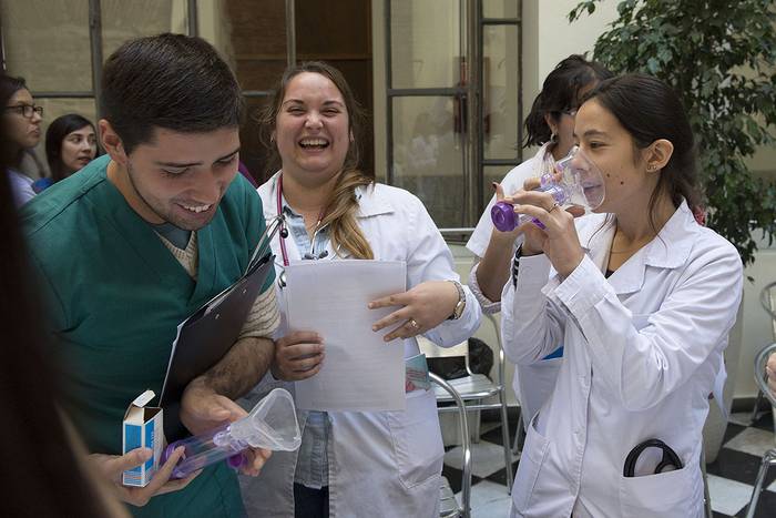 Actividad por el Día Mundial del Asma, el jueves, en el Hospital Maciel. Foto: Andrés Cuenca
