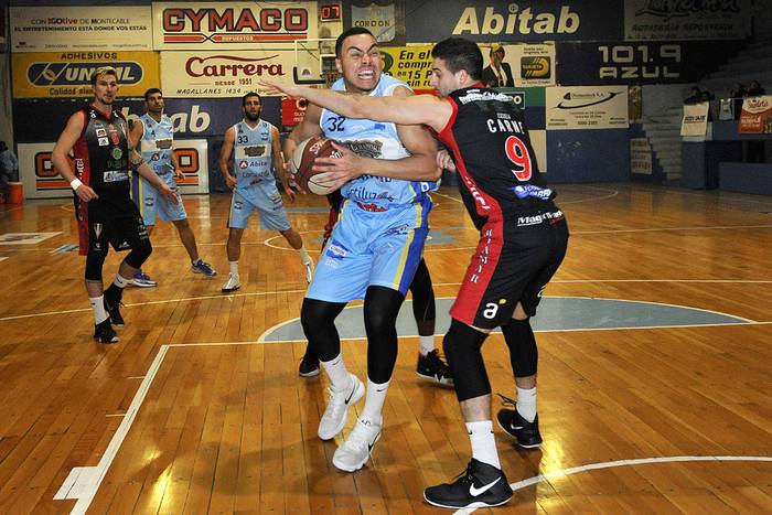 Cordón-Miramar en el Torneo Metropolitano de básquetbol, el 20 de julio. · Foto: Federico Gutiérrez