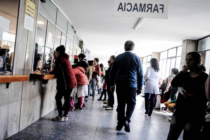 Sector de farmacia del Centro Hospitalario Pereira Rossell, en Montevideo (archivo, setiembre de 2018). · Foto: Javier Calvelo, adhocFOTOS