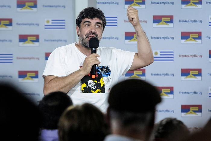 Óscar Andrade, durante el acto en setiembre de 2018.  · Foto: Javier Calvelo, adhocFOTOS