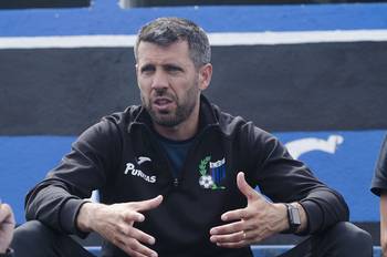Paulo Pezzolano en el estadio de Belvedere (archivo, 2018). · Foto: Alessandro Maradei