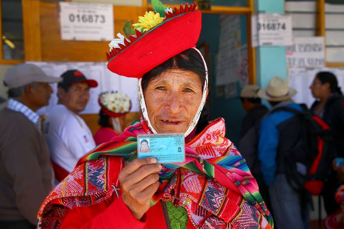 Centro de votación en Ollantaytambo, Valle Sagrado de los Incas en la provincia de Urubamba, región de Cusco, sur de Perú, el domingo 9.
 · Foto: Teo Bizca