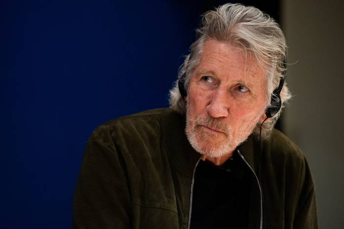 Roger Waters,  en la sede del PIT-CNT, en Montevideo (archivo, noviembre de 2018). · Foto: Santiago Mazzarovich / adhocFOTOS