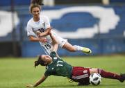 Micaela Domínguez, de Uruguay, y Silvanna Flores, de México, en el estadio Belvedere.