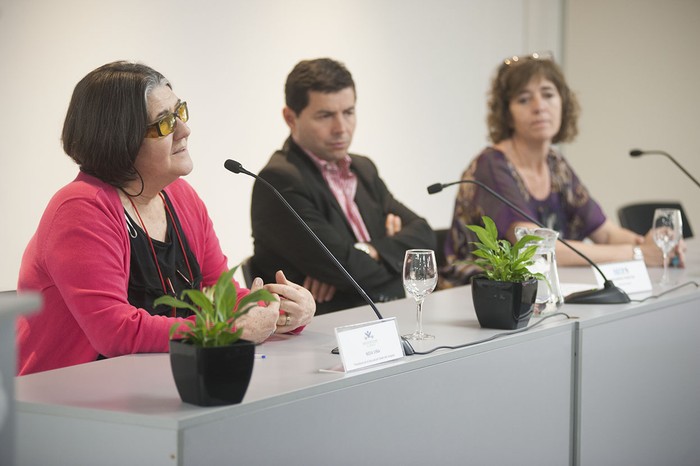 Nidia Viña, Eduardo Pereyra y Begonia Grau, en la firma del acuerdo entre Inefop-Asociacion Down





 · Foto: Federico Gutiérrez