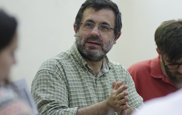 Pablo Martinis, durante las Jornadas de Investigación del Instituto de Educación, en la facultad de Humanidades. · Foto: Pablo Vignali