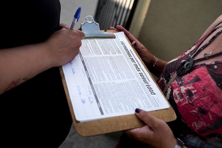 Recolección de firmas de la campaña Vivir sin Miedo (archivo 2018) · Foto: Ricardo Antúnez Recolección de firmas de la campaña Vivir sin Miedo (archivo 2018) · Foto: Ricardo Antúnez