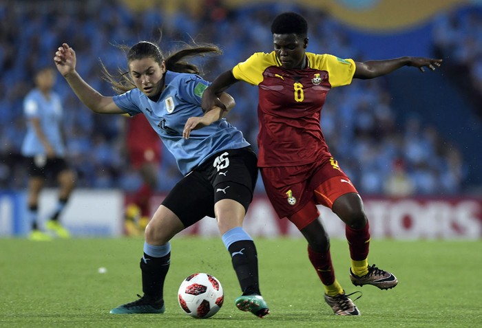Karol Bermúdez de Uruguay y Mukarama Abdulai de Ghana. · Foto: Sandro Pereyra