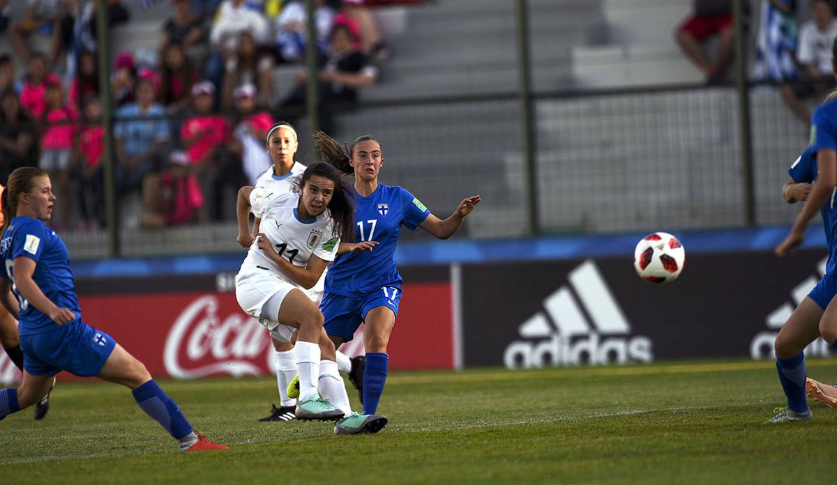 El fútbol femenino da un paso histórico en Uruguay con contratos  profesionales