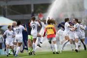 Las jugadoras de Nueva Zelanda, tras el juego ante Canadá, por el tercer puesto de la Copa Mundial Femenina sub 17 Uruguay 2018, en el estadio Charrúa. 