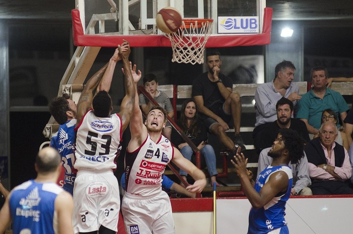 Malvín-Olimpia, el 19 de noviembre, en el club Olimpia. · Foto: Alessandro Maradei